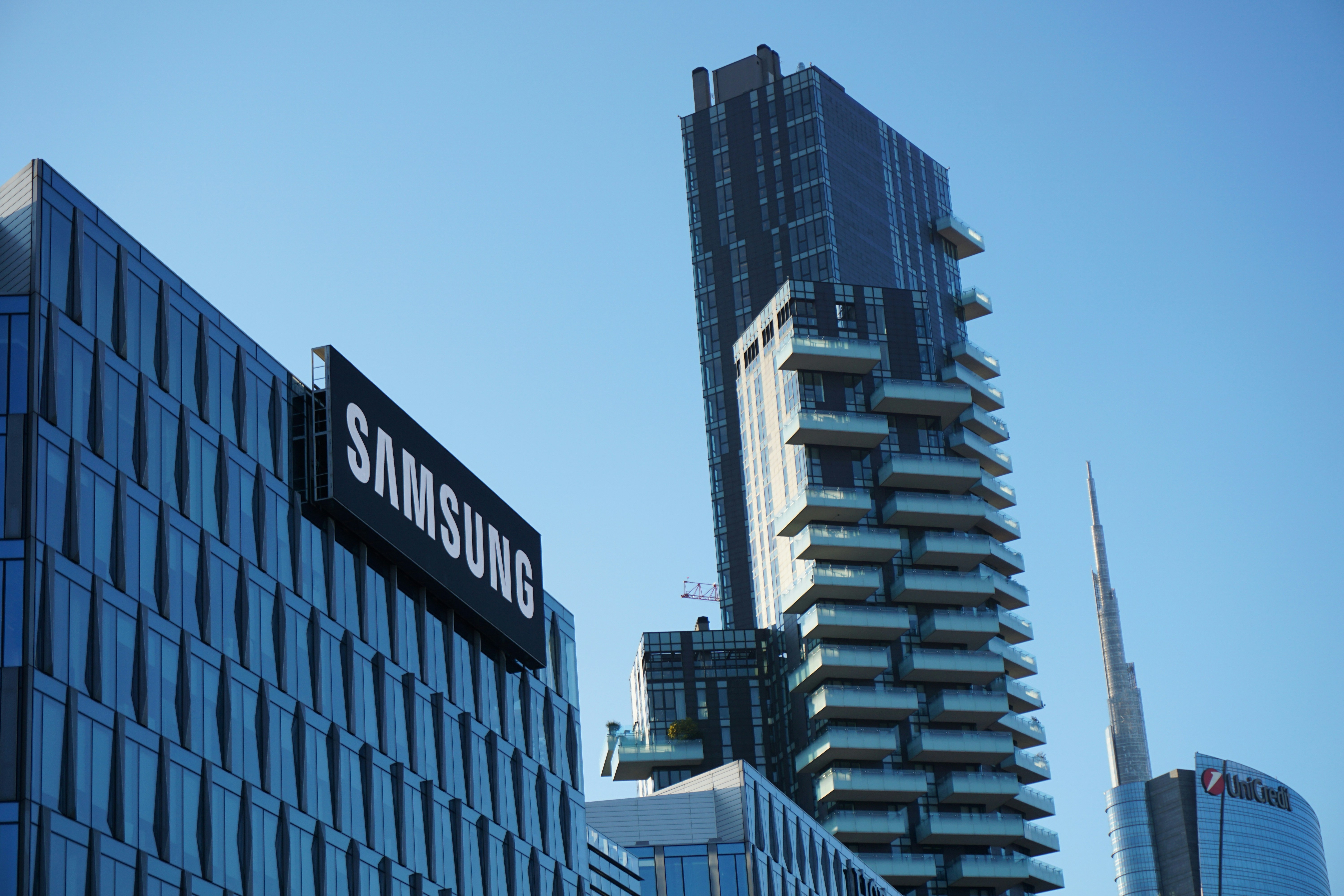 Чипы спасли Samsung: корейский гигант показал рекордную прибыль на фоне падения продаж смартфонов